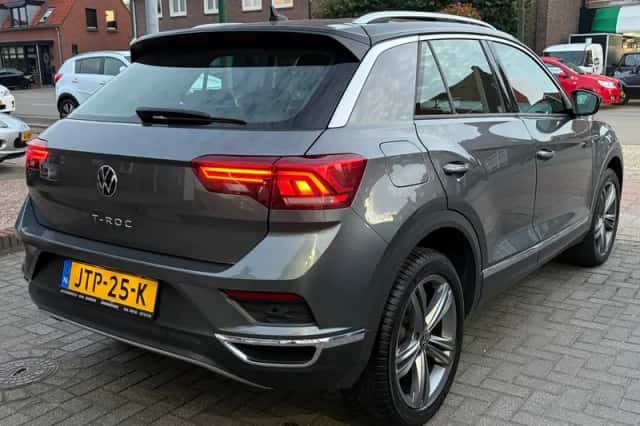 Volkswagen T-Roc (2020) thumbnail 5