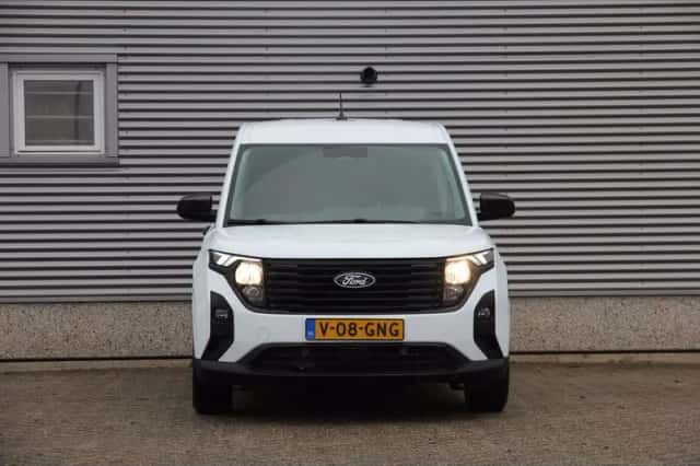 Ford Transit (2024) thumbnail 2