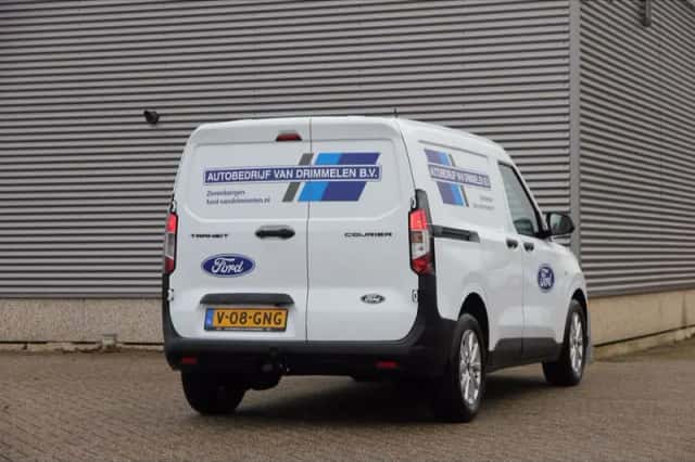 Ford Transit (2024) thumbnail 4