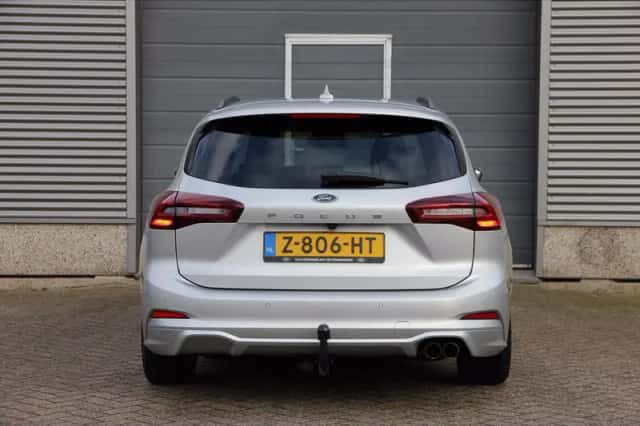 Ford Focus (2023) thumbnail 5