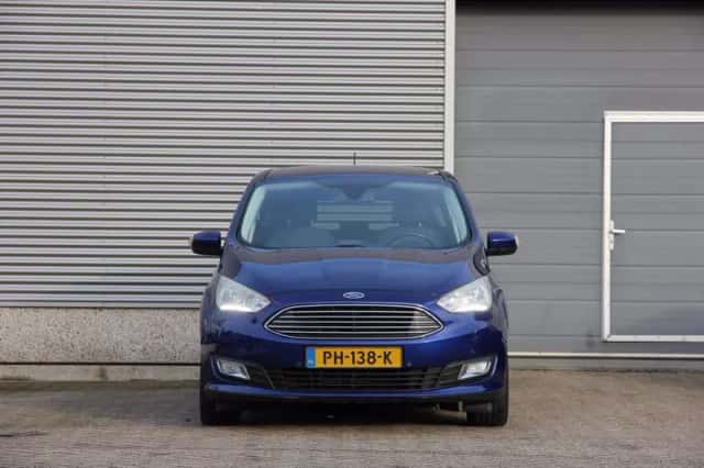 Ford C-Max (2017) thumbnail 2