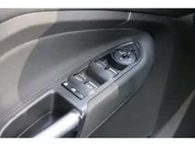 Ford C-Max (2017) thumbnail 18