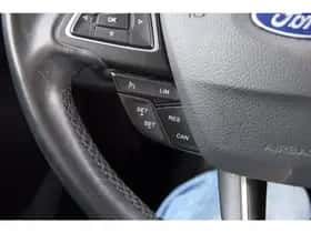Ford C-Max (2017) thumbnail 23