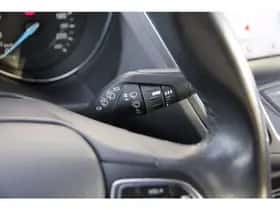 Ford C-Max (2017) thumbnail 25