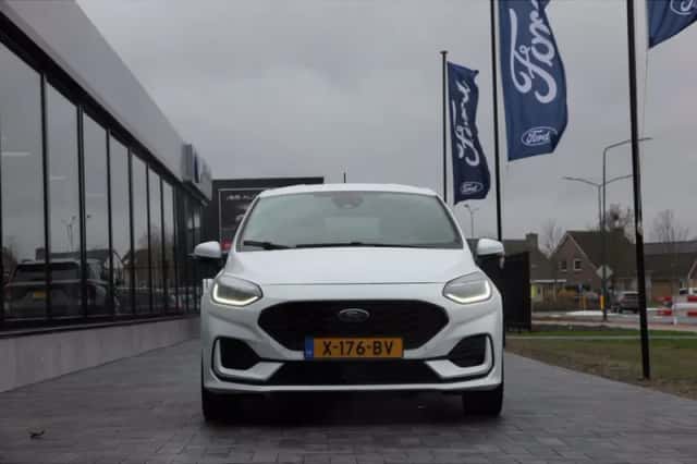 Ford Fiesta (2023) thumbnail 2