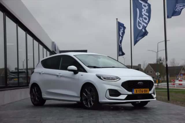 Ford Fiesta (2023) thumbnail 3