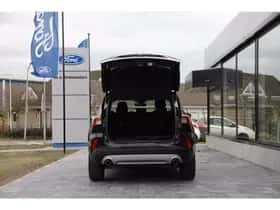Ford Kuga (2021) thumbnail 7