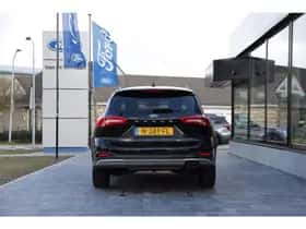 Ford Focus (2021) thumbnail 5