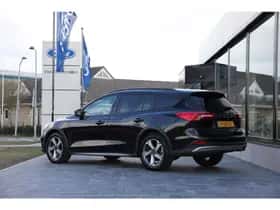 Ford Focus (2021) thumbnail 6