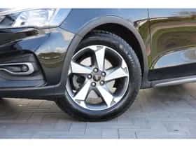 Ford Focus (2021) thumbnail 8