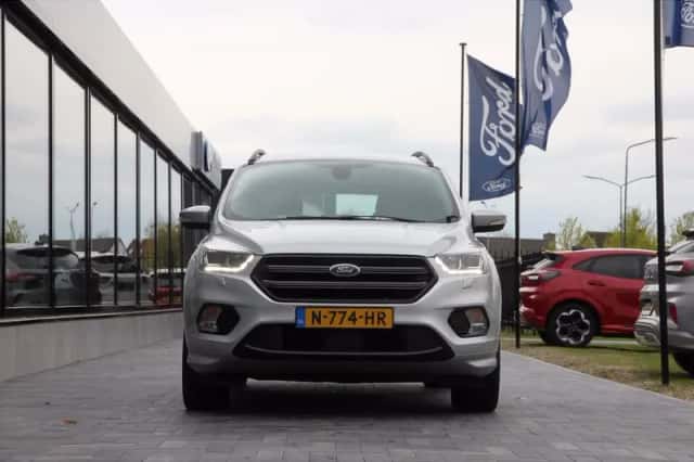Ford Kuga (2019) thumbnail 2