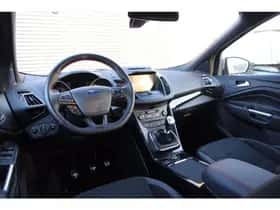 Ford Kuga (2019) thumbnail 21