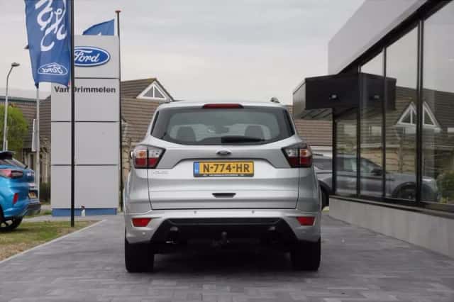 Ford Kuga (2019) thumbnail 5