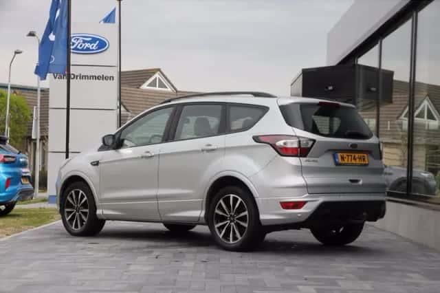 Ford Kuga (2019) thumbnail 6