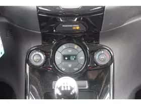 Ford Fiesta (2014) thumbnail 14