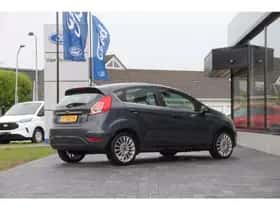 Ford Fiesta (2014) thumbnail 4