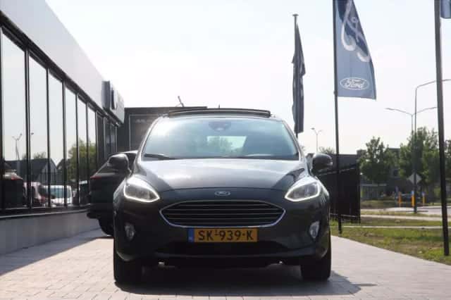 Ford Fiesta (2018) thumbnail 2