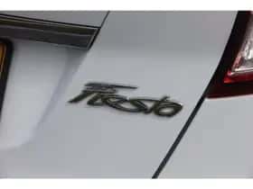 Ford Fiesta (2013) thumbnail 11