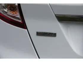 Ford Fiesta (2013) thumbnail 12
