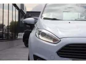 Ford Fiesta (2013) thumbnail 14