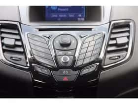 Ford Fiesta (2013) thumbnail 18