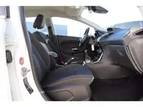 Ford Fiesta (2013) thumbnail 21
