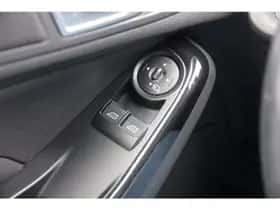 Ford Fiesta (2013) thumbnail 22