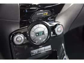 Ford Fiesta (2013) thumbnail 25