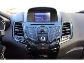 Ford Fiesta (2013) thumbnail 27