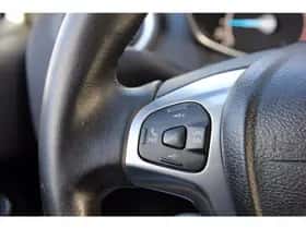 Ford Fiesta (2013) thumbnail 29