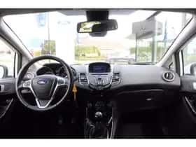 Ford Fiesta (2013) thumbnail 30