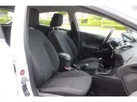 Ford Fiesta (2013) thumbnail 32