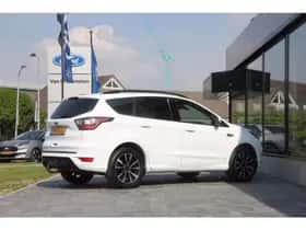 Ford Kuga (2019) thumbnail 4