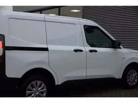 Ford Transit (2024) thumbnail 8