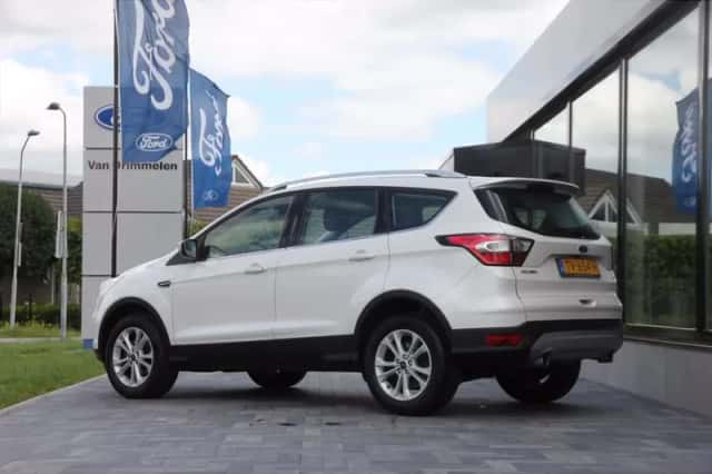 Ford Kuga (2018) thumbnail 6