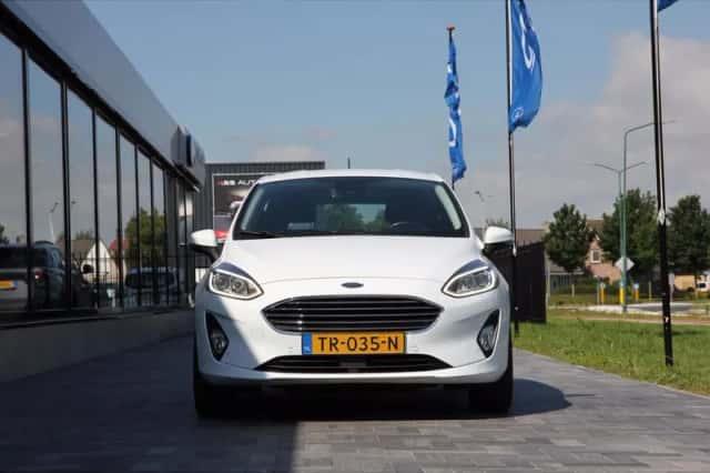 Ford Fiesta (2018) thumbnail 2