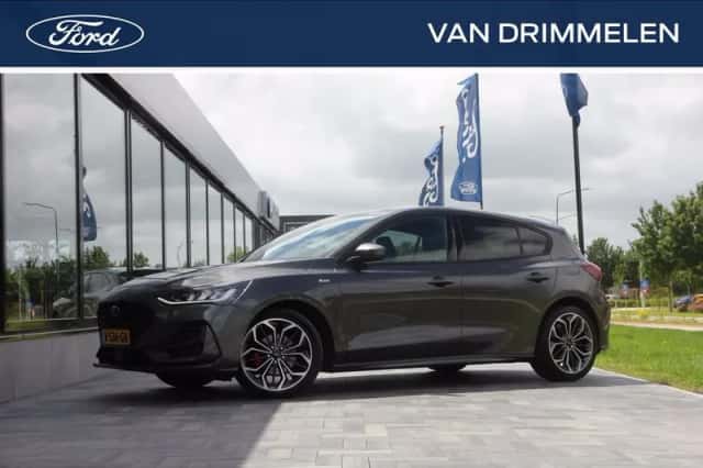 Ford Focus (2022) thumbnail 1