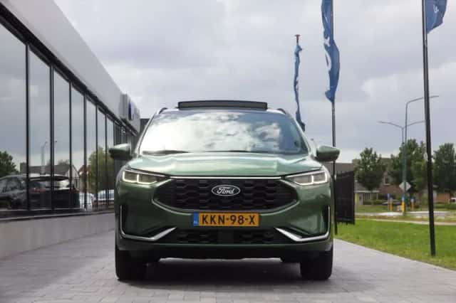 Ford Kuga (2024) thumbnail 2