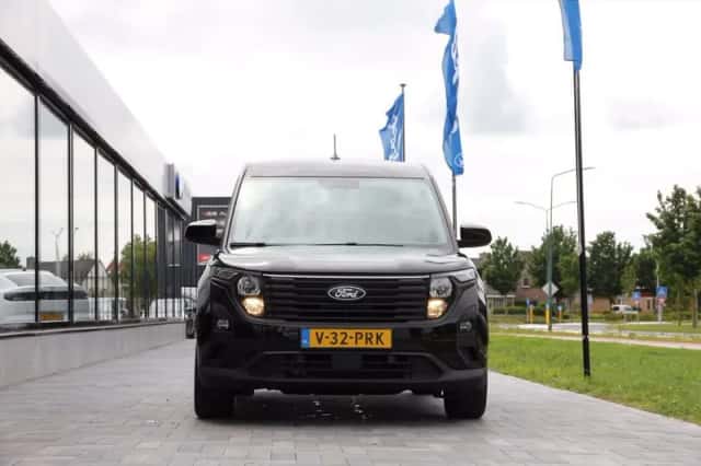 Ford Transit (2024) thumbnail 2