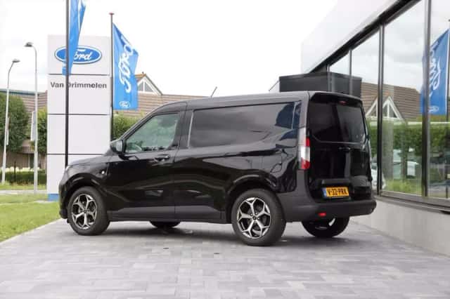 Ford Transit (2024) thumbnail 6