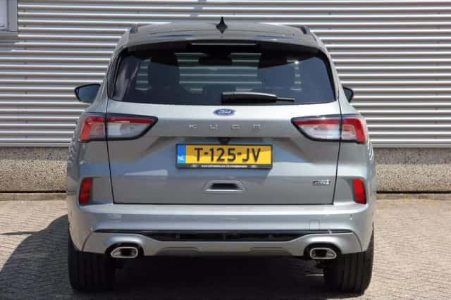 Ford Kuga (2023) thumbnail 3