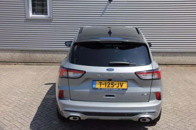 Ford Kuga (2023) thumbnail 4