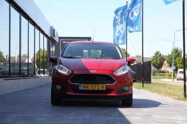 Ford Fiesta (2017) thumbnail 2