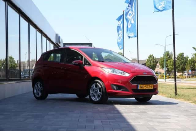 Ford Fiesta (2017) thumbnail 3