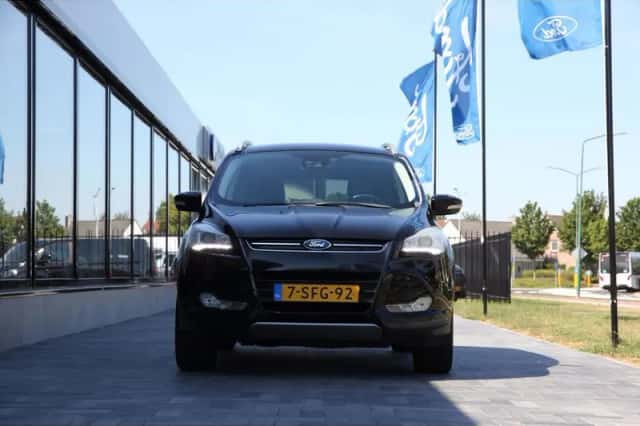Ford Kuga (2013) thumbnail 2