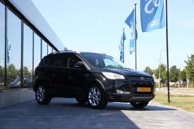 Ford Kuga (2013) thumbnail 3