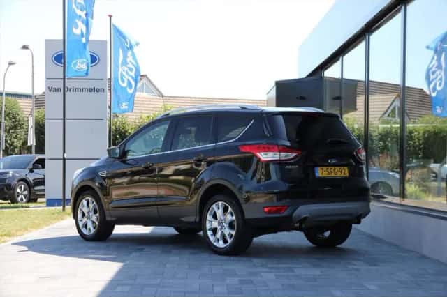 Ford Kuga (2013) thumbnail 6