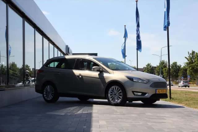 Ford Focus (2017) thumbnail 3