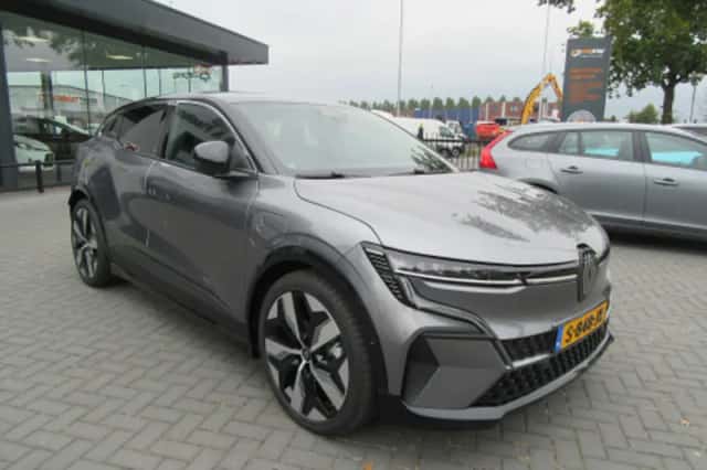 Renault Megane-e-tech (2022) thumbnail 2
