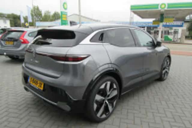 Renault Megane-e-tech (2022) thumbnail 5